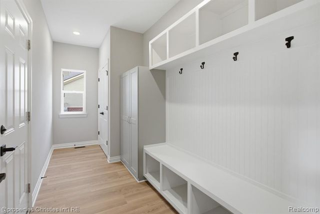 23397 Crescent Ridge Drive, New Boston, MI 48164