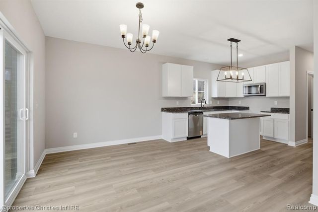 23397 Crescent Ridge Drive, New Boston, MI 48164