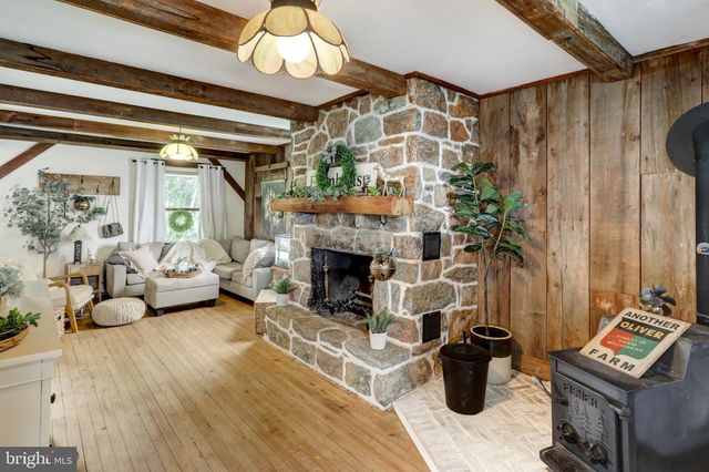 10709 MT ZION RD, Glen Rock, PA 17327