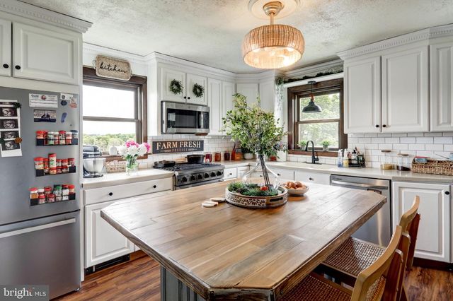 10709 MT ZION RD, Glen Rock, PA 17327