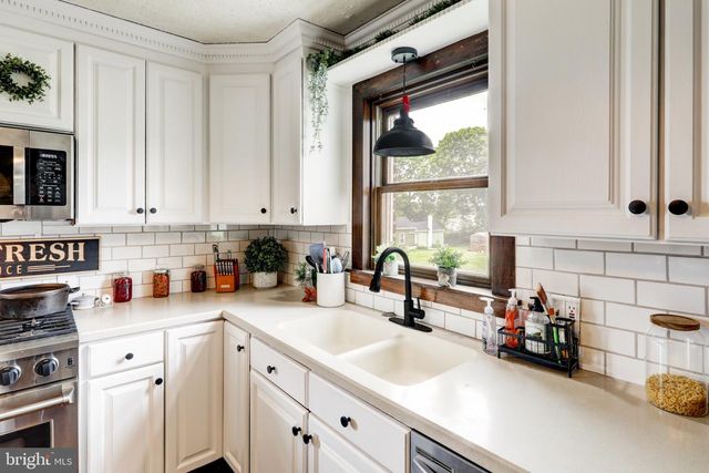 10709 MT ZION RD, Glen Rock, PA 17327