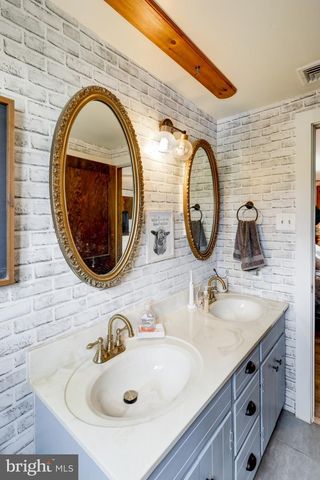 10709 MT ZION RD, Glen Rock, PA 17327