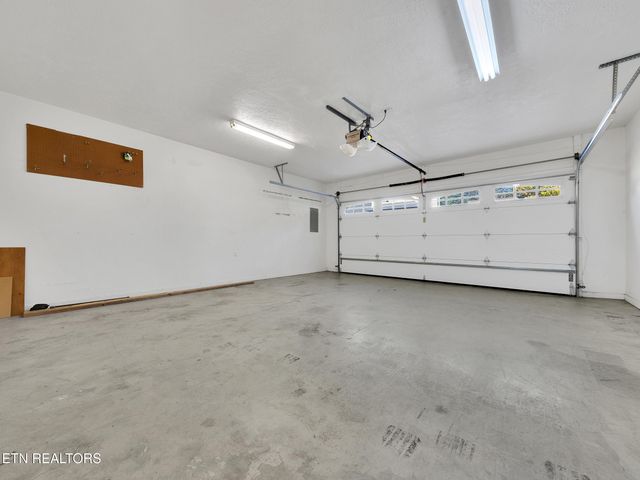 7543 Holly Crest Lane, Knoxville, TN 37938