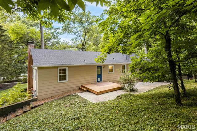 1170 Warson Woods Drive, Warson Woods, MO 63122