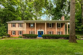 1170 Warson Woods Drive, Warson Woods, MO 63122