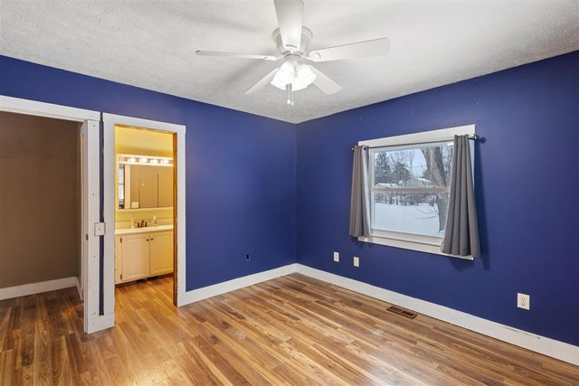 557 W James Street, Lawrence, MI 49064