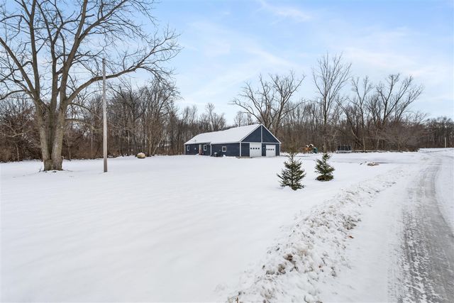 557 W James Street, Lawrence, MI 49064