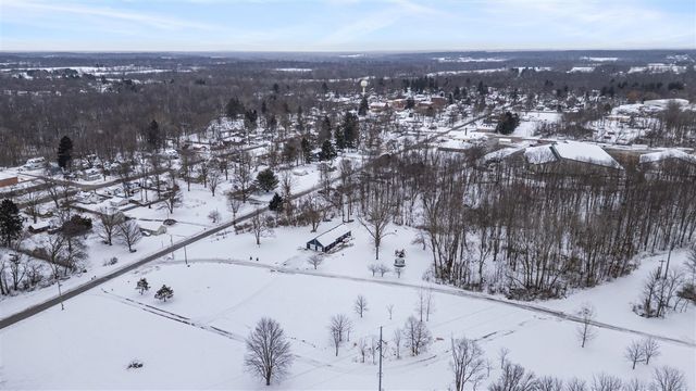 557 W James Street, Lawrence, MI 49064