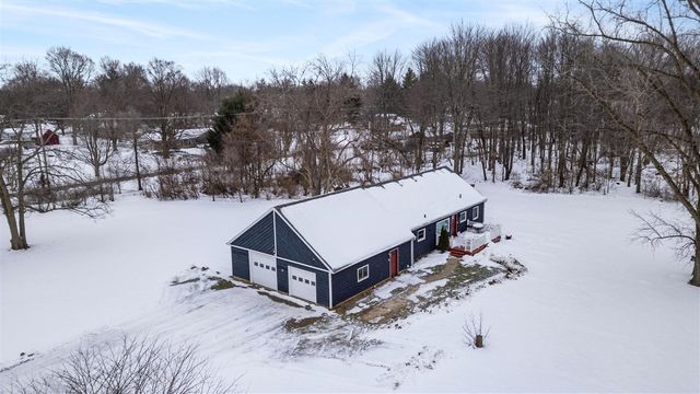 557 W James Street, Lawrence, MI 49064