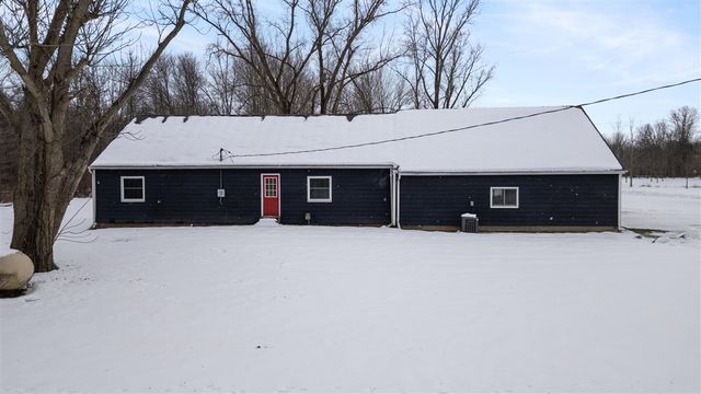 557 W James Street, Lawrence, MI 49064