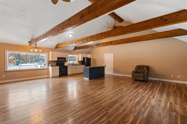 557 W James Street, Lawrence, MI 49064