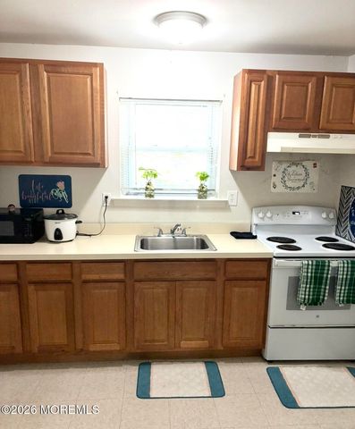 68 Briar Mills Drive, Brick, NJ 08724