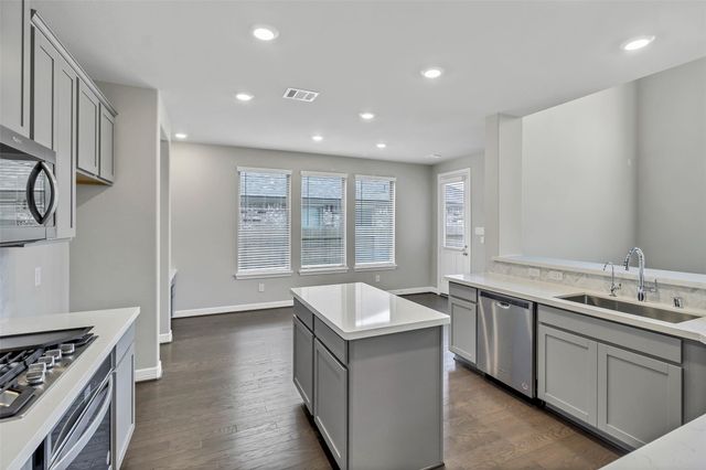 4119 Silver Falls Lane, League City, TX 77573