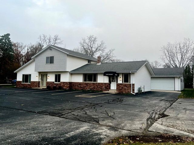 4646 S 124th STREET, Greenfield, WI 53228