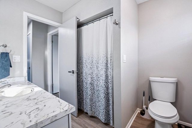 4646 S 124th STREET, Greenfield, WI 53228