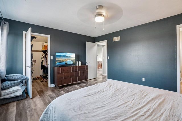 4646 S 124th STREET, Greenfield, WI 53228