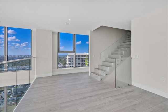 121 NE 34th Street PH3217, Miami, FL 33137