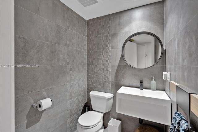 121 NE 34th Street PH3217, Miami, FL 33137