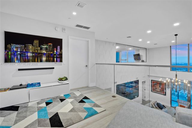 121 NE 34th Street PH3217, Miami, FL 33137