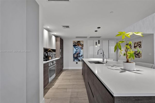 121 NE 34th Street PH3217, Miami, FL 33137