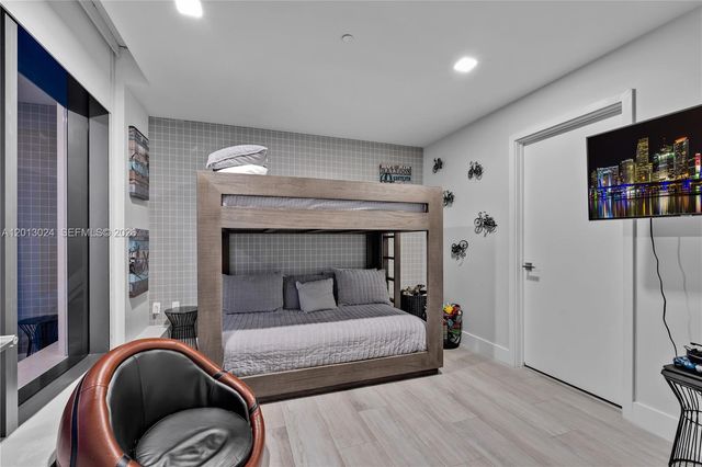 121 NE 34th Street PH3217, Miami, FL 33137