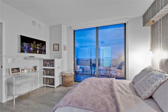 121 NE 34th Street PH3217, Miami, FL 33137