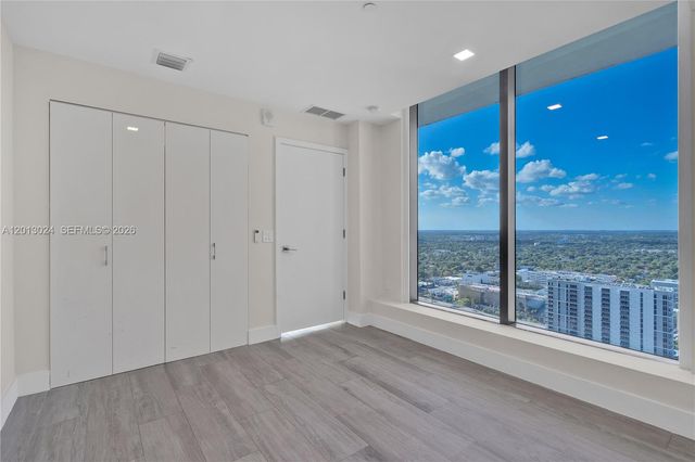 121 NE 34th Street PH3217, Miami, FL 33137