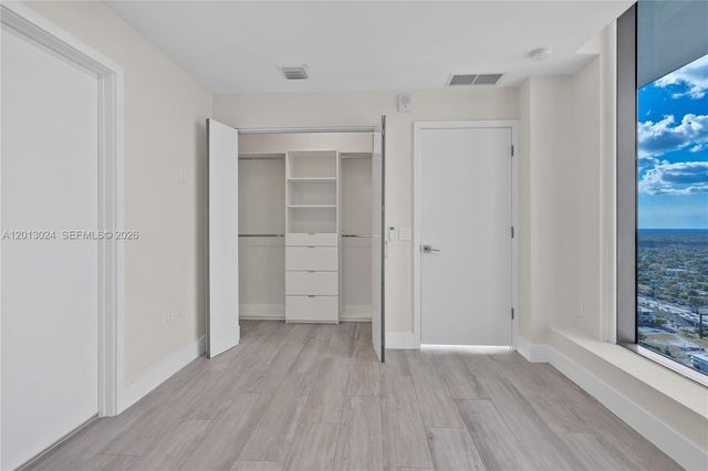 121 NE 34th Street PH3217, Miami, FL 33137