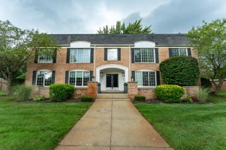 150 E Long Lake Road 5, Bloomfield Hills, MI 48304