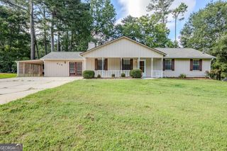 614 Blue Flag Lane, Fairburn, GA 30213