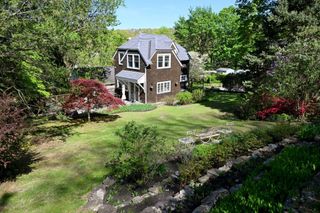 5 Donald Drive, Hastings-on-hudson, NY 10706