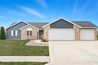 10302 Greenwood lakes Drive, New Haven, IN 46774