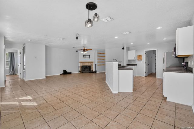 1437 Prairie Rock, New Braunfels, TX 78130