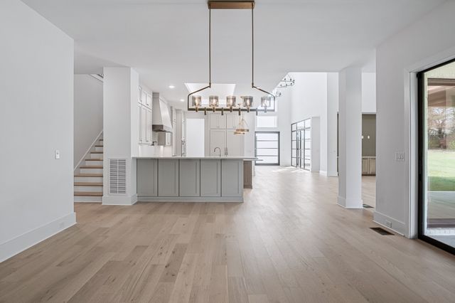 8122 Boiling Springs Pl, Brentwood, TN 37027