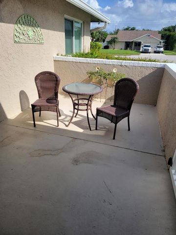 27 Vista Del Rio, Boynton Beach, FL 33426