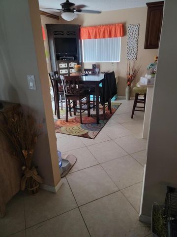 27 Vista Del Rio, Boynton Beach, FL 33426
