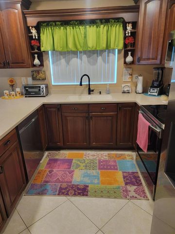 27 Vista Del Rio, Boynton Beach, FL 33426
