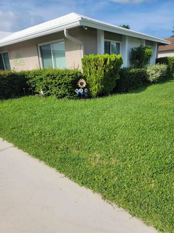 27 Vista Del Rio, Boynton Beach, FL 33426