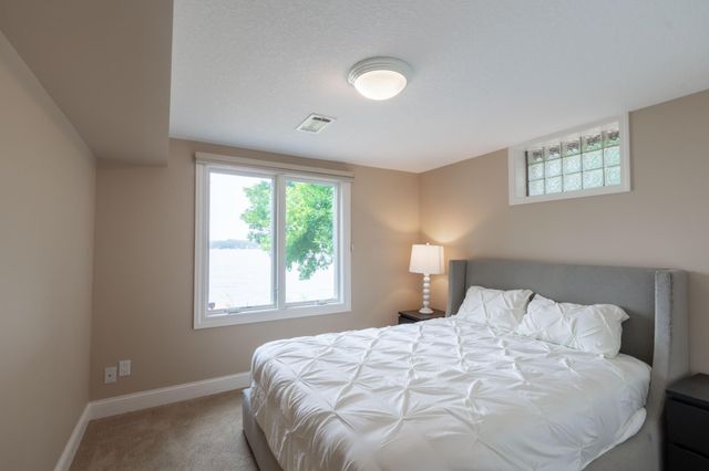 11900 54th Avenue N, Plymouth, MN 55442