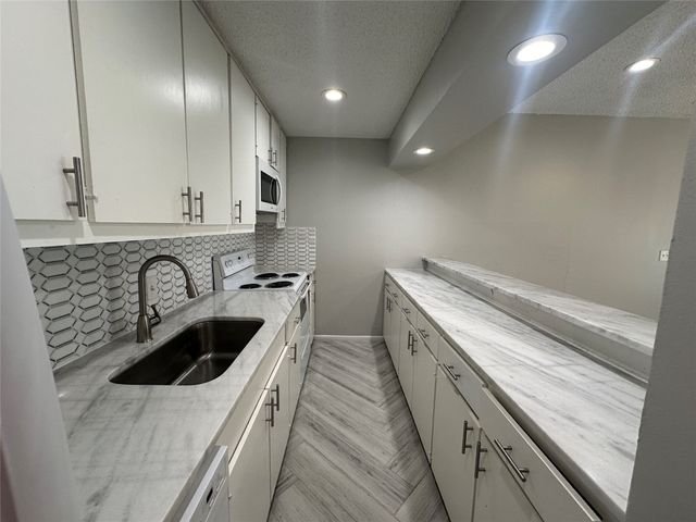 3626 Prescott Avenue C, Dallas, TX 75219