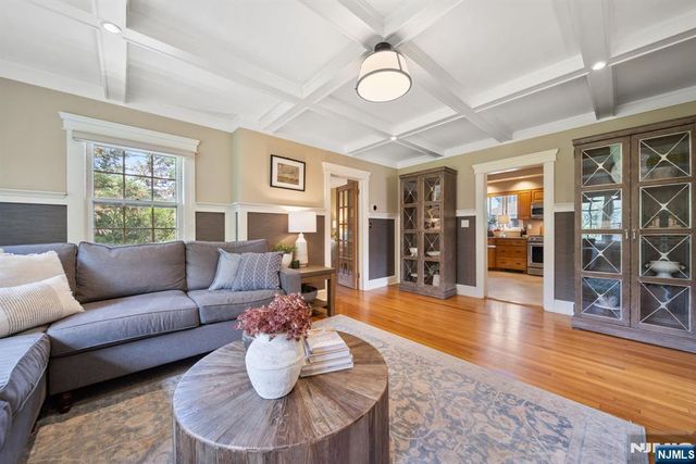 30 Highwood Avenue, Midland Park, NJ 07432