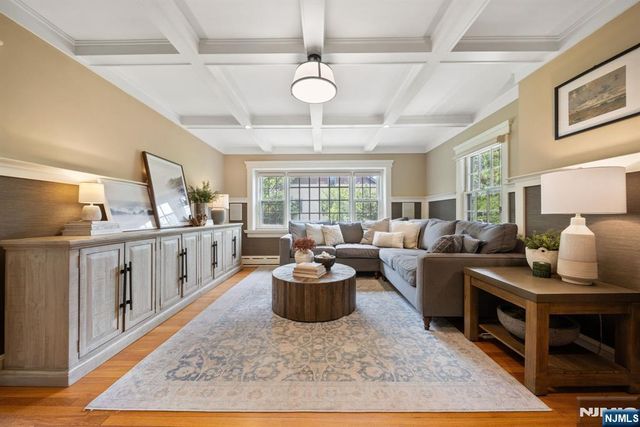 30 Highwood Avenue, Midland Park, NJ 07432