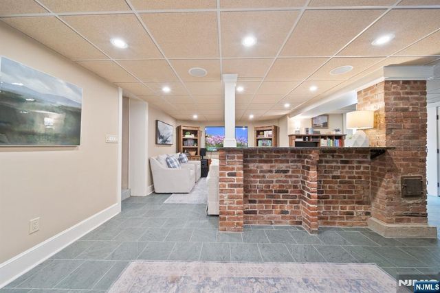 30 Highwood Avenue, Midland Park, NJ 07432