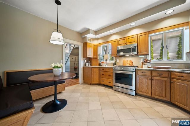 30 Highwood Avenue, Midland Park, NJ 07432