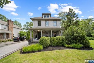 30 Highwood Avenue, Midland Park, NJ 07432