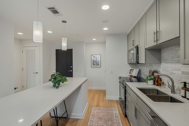 1212 Laurel St Apt 206, Nashville, TN 37203