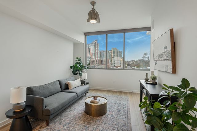 1212 Laurel St Apt 206, Nashville, TN 37203