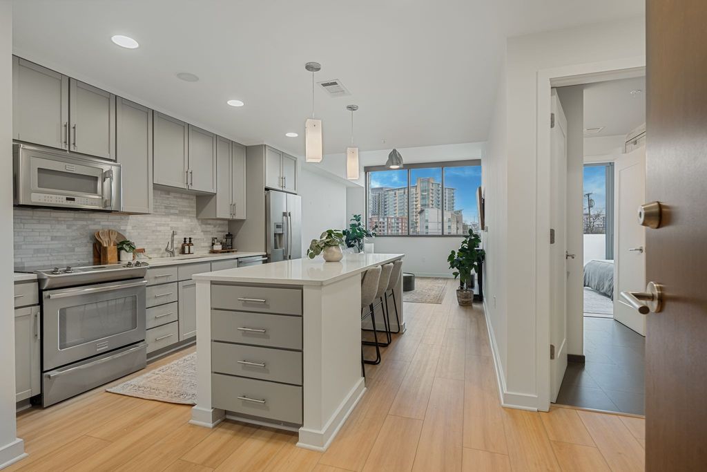 1212 Laurel St Apt 206, Nashville, TN 37203