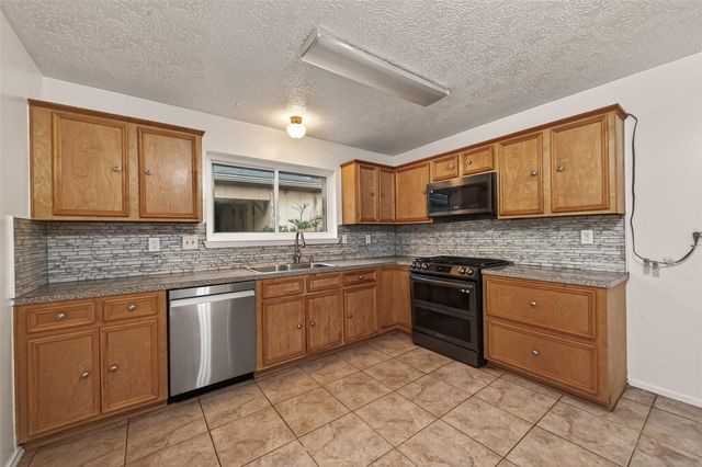 15818 Alta Mar Drive, Houston, TX 77083