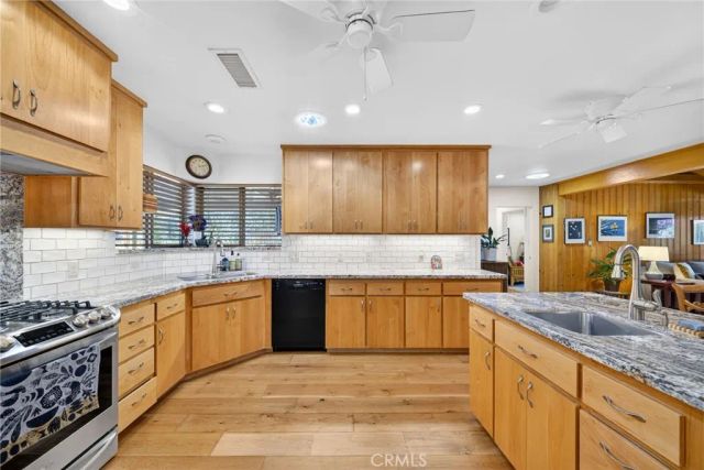 4872 N Arcade, Fresno, CA 93704